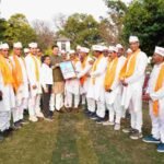 मुख्यमंत्री पुष्कर सिंह धामी को मुख्यमंत्री आवास में चम्पावत से आए होल्यारों ने दी होली की शुभकामनाएं