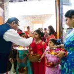 सीएम आवास में मनाया गया लोकपर्व फूलदेई, प्रदेशवासियों को दी शुभकामनाएं