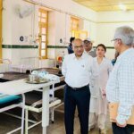 गढ़वाल मंडल आयुक्त आनंद स्वरूप ने जिला चिकित्सालय का औचक निरीक्षण कर परखी स्वास्थ्य सेवाएं, दिए निर्देश
