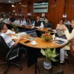 पदक विजेता खिलाड़ियों को तय समय के अंदर सरकारी सेवा में करें समायोजित : सीएम धामी