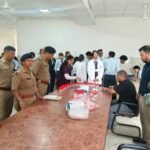 निजी शिक्षण संस्थान में पुलिस व डाक्टरों की संयुक्त टीम का औचक निरीक्षण, रेन्डमली 115 छात्र/छात्राओं का ड्रग्स किट से किया मेडिकल टेस्ट